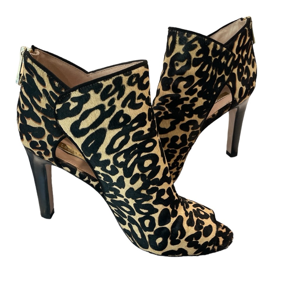 Louise et Cie “Ilsabelle” Animal Leopard print Pumps Peep Toe Booties Size 9.5